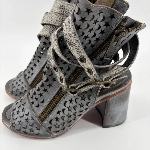 Freebird Theresa Celestial Moon Star Leather Heeled Side Zip Sandal Boots Size 7 - Picture 4 of 8
